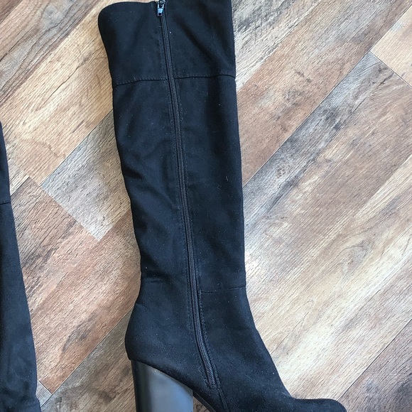 Bamboo black suede knee high chunk heel boots size 9 - Picture 3 of 7